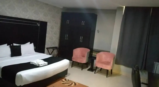 Monarchs Luxury Palace Hotel, Varaa Hotelli Ilorin Kwara