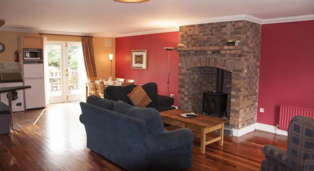 Courtyard Holiday Cottages, Boek Hotel Bettystown Meath