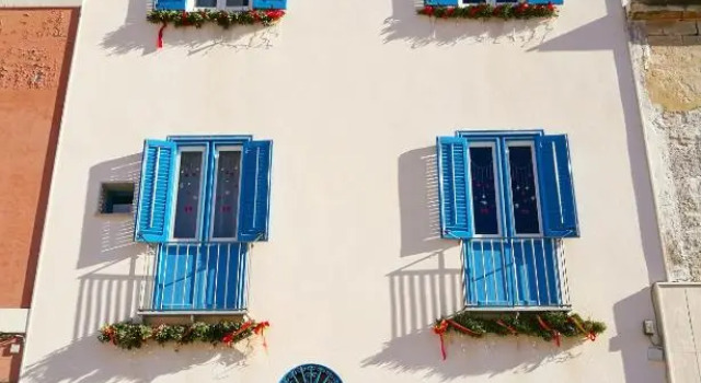 Casa Blue Windows p1