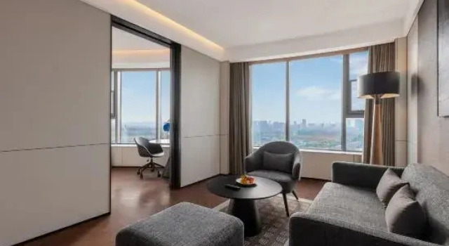 Полулюкс Deluxe Qingdao Sino-European Seaview Intercity Hotel