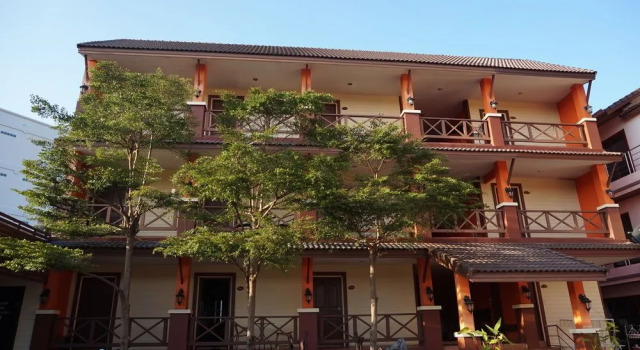 Jintakarm Home Place(จินตคาม โฮม เพลส), Varaa Hotelli Hotellit North-Eastern Thailand pysäköinnillä, Pysäköinti