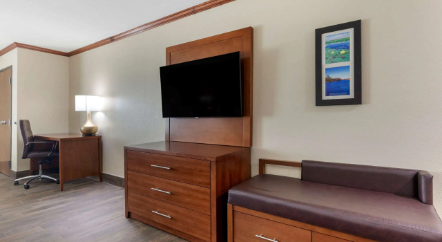 Четырёхместный люкс Comfort Suites West Monroe near Ike Hamilton Expo Center