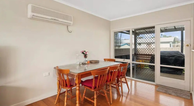 Holiday Home in Phillip Island, Book Hotel Cowes 