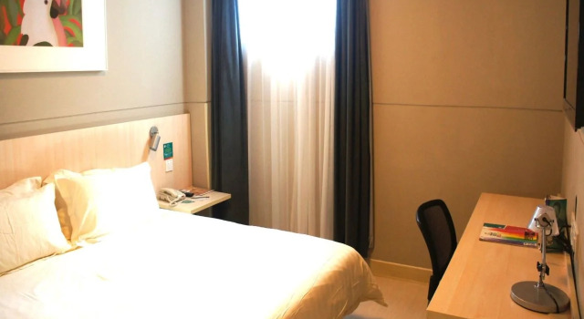Jinjiang Inn Select Chengdu Daqfeng Huhui Avenue