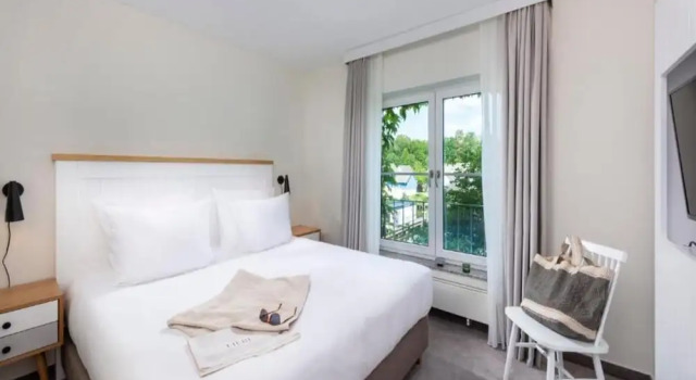 Sunday Resort Marina 2-bedroom, Забронировать Курортный отель Отели Райнсберг с бассейном, Бассейн
