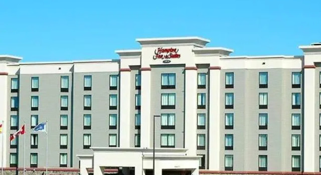 Люкс Hampton Inn & Suites by Hilton Moncton