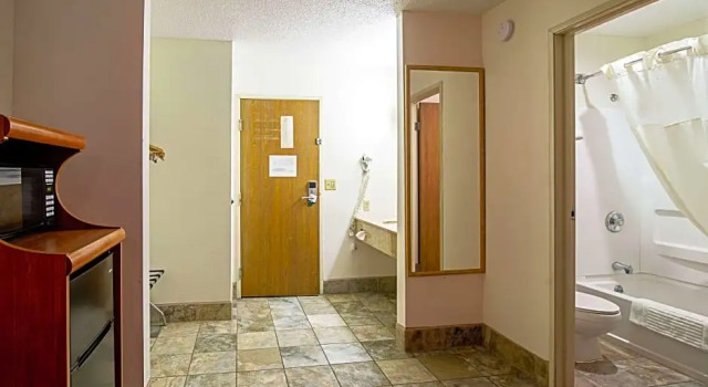 Четырёхместный люкс Quality Inn Aberdeen