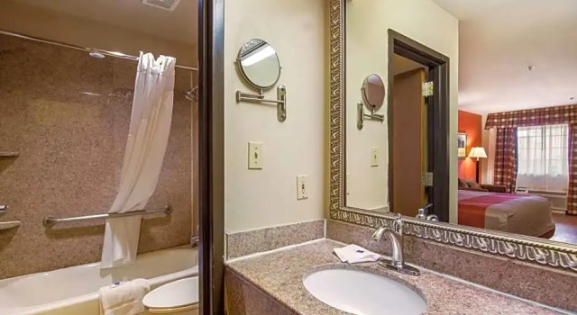 Четырёхместный люкс Motel 6-Brenham, TX