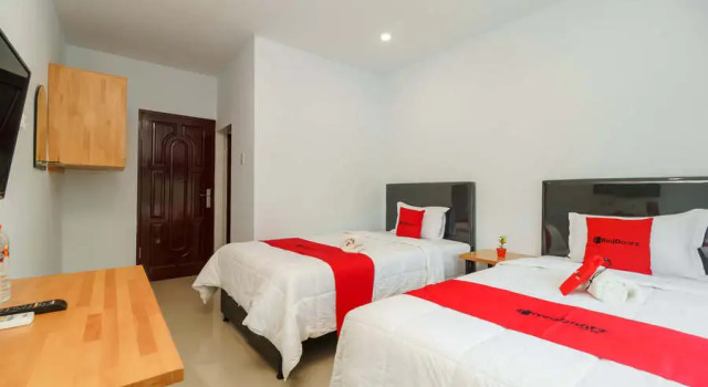 RedDoorz Plus near Kualanamu International Airport 2