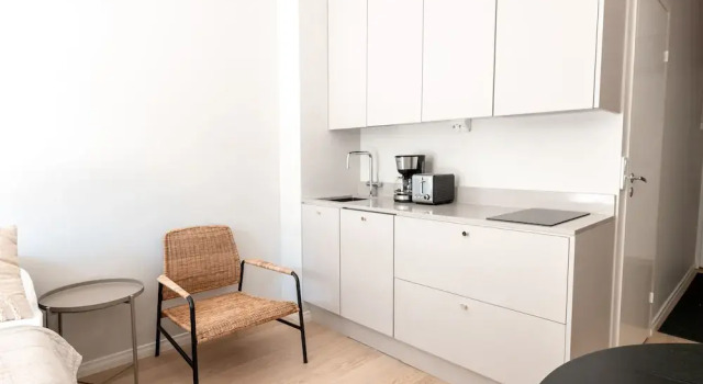 Апартаменты Comfort 2ndhomes Modern Studio close to the Sea