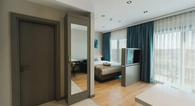 Номер Deluxe с балконом и с видом на сад Stillo Business Hotel & Spa
