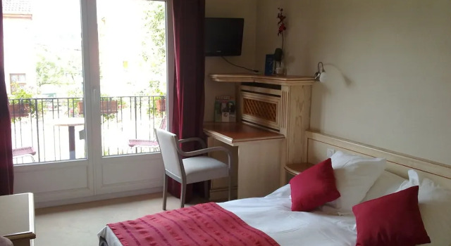 Standard Doppel Zimmer mit Balkon Cour Du Tonnelier