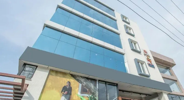 Capital O 12543 3 Square, Rezervovat Hotel Hotely v Bangalore s parkováním, Parkování