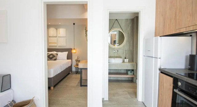 Coel Luxury Suites by RentalsPro Services - Potidea Halkidiki, Book Apartment Nea Moudania 