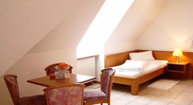 Hotel Löwen Garni, Book Hotel Oberrimsingen Breisgau