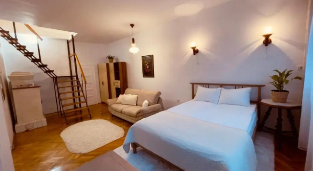 Апартаменты Little Cute Central House