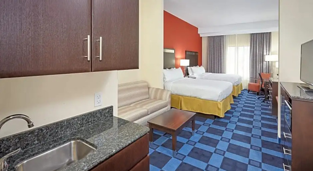 Номер Deluxe Holiday Inn Express Hotel & Suites Columbia Univ Area-Hwy 63 by IHG