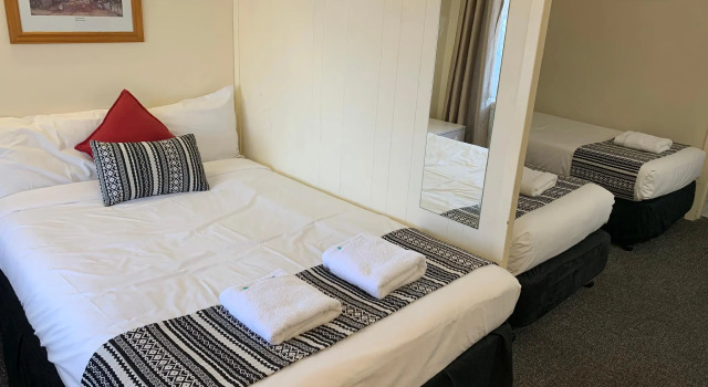Трёхместный номер Deluxe с видом на бассейн Arkana Motel Maryborough, SureStay Collection by Best Western