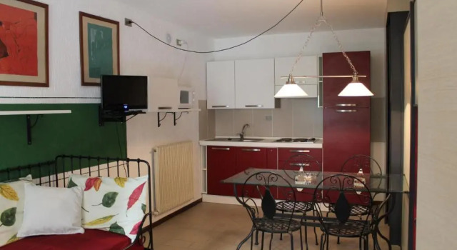 Jolly Residence
