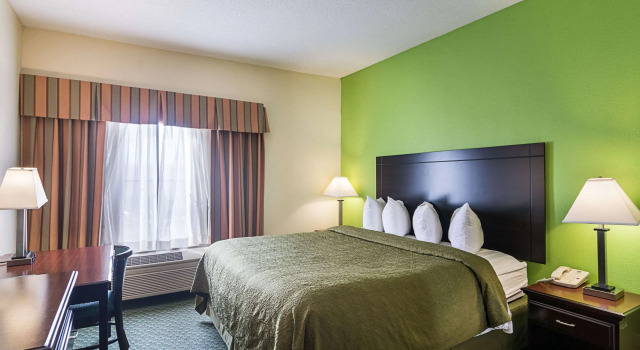 Двухместный люкс 1 room Quality Inn & Suites Harvey - Chicago Southland