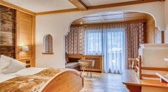 Двухместный семейный номер Standard с балконом Hotel Alpenstolz - Culinary Hideaway Stubai