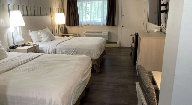 Четырёхместный номер Standard с видом на горы Woodwards White Mountain Resort, BW Signature Collection