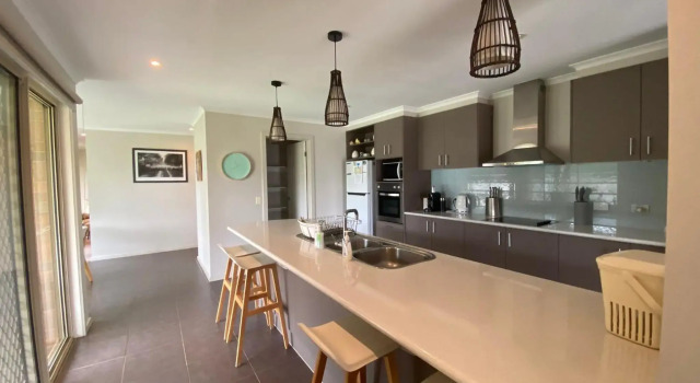 SHORE TO IMPRESS Wifi Included, Varaa Hotelli Inverloch 