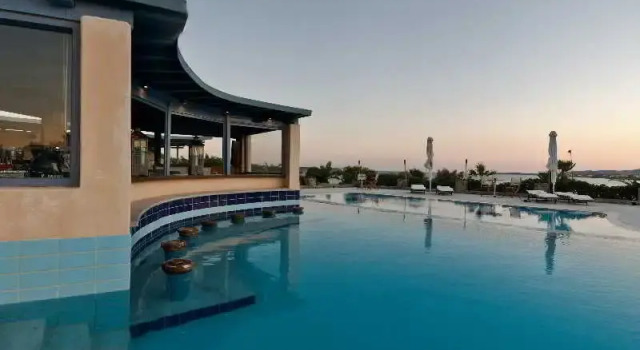 Hotel Aeolos Room Complex, Prenota Hotel Chrissi Akti Paro