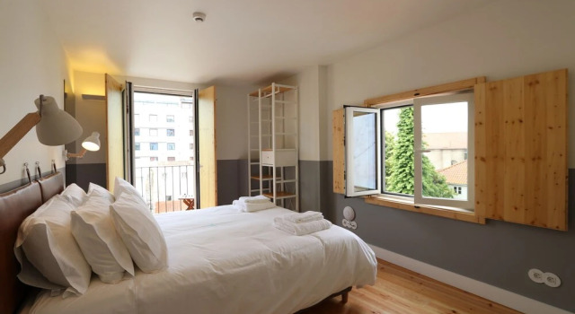 Семейные апартаменты с 2 комнатами с балконом и с видом на город Light Blue Apartments - Downtown Lisbon