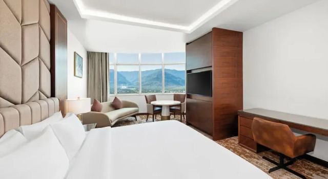 Двухместный номер Deluxe Movenpick Hotel Centaurus Islamabad