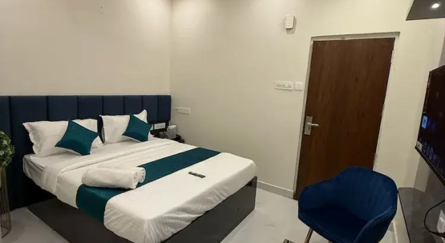 Номер Deluxe Sharan'S Inn Sutes & Banquets