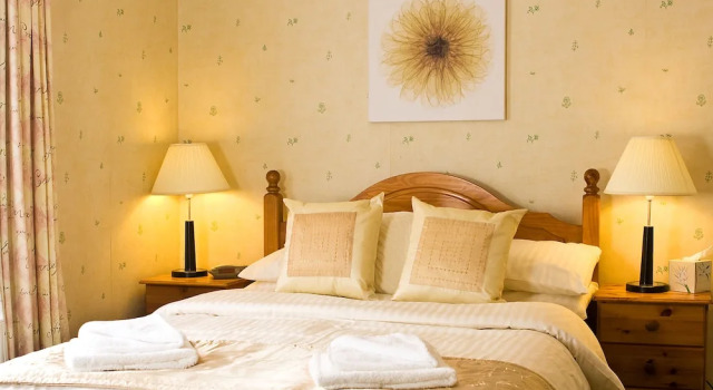 Tor Dean Guest House, Забронировать Гостевой дом Отели Торки с парковкой, рядом с Художественно-исторический музей Торр-Эбби, Парковка