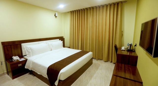 Golden Crown Hotel Alseeb Muscat