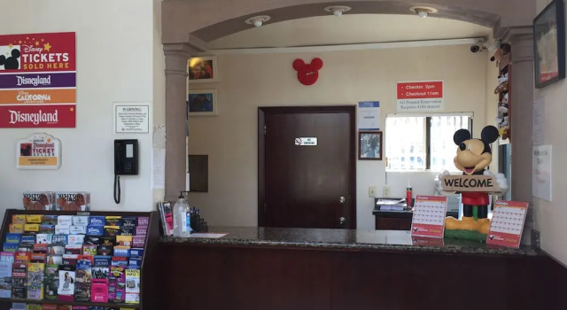 Econo Lodge At The Park