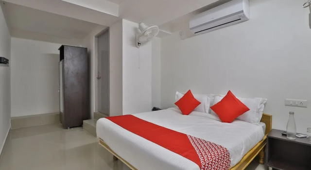 Oyo Flagship 24008 Himalaya, Boek Hotel Vastrapur 