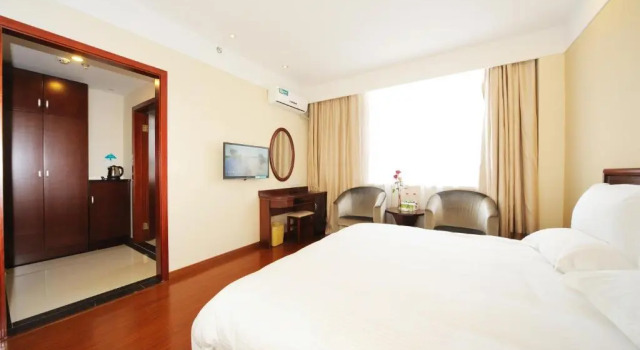 Номер Business GreenTree Inn Shanghai West Huaxia Road Subway Station Hotel