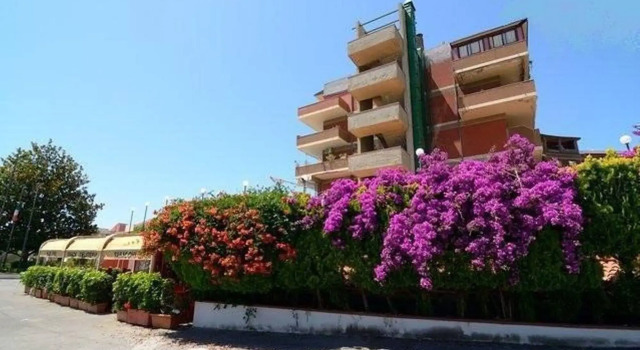 Comeinsicily - Rocce Nere