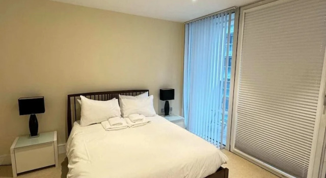 Contemporary 2BD Flat W/balcony Canary Wharf!, Забронировать Отель Бизнес-отели Англии, 4* 5*