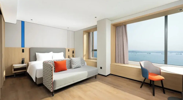 Люкс Holiday Inn Express Zhanjiang Coast by IHG