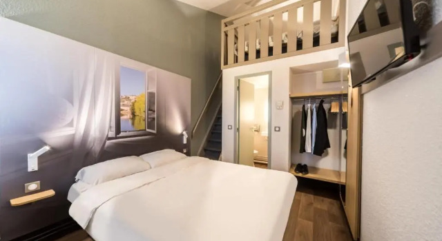 Четырёхместный номер B&B HOTEL Le Mans Sud