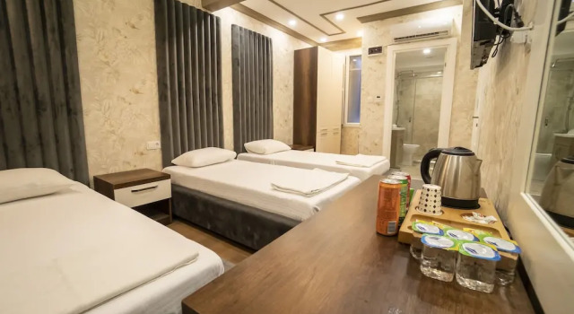 Трёхместный номер Superior DYMAR HOTEL