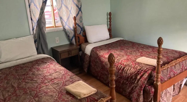 Четырёхместный номер Standard с видом на горы Hillside Motel