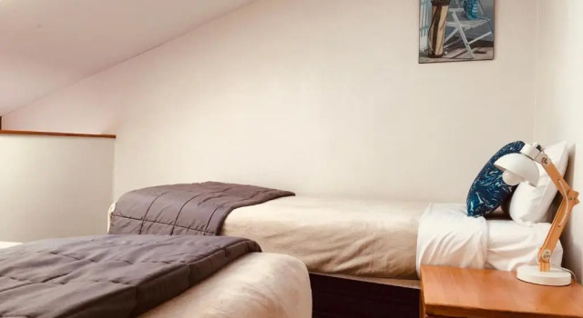Семейный номер Economy Cascades Lakefront Motel
