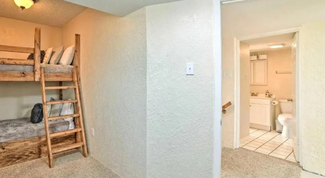 Sunny Padre Island Condo, Only 2 Mi to Beaches!, Boek Hotel Hotels in Houston met zwembad, Zwembad