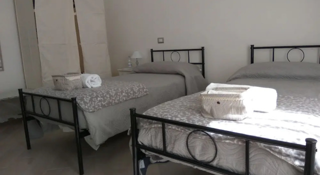 B&B Ornella, Забронировать Отель «постель и завтрак» Отели Неаполя с завтраком, рядом с Концертный зал «Напулитаната», Завтраки