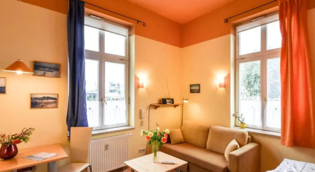 Ferienwohnung Lehrer Lämpel Nr. 1, Забронировать Отель Глове Рюген, рядом с Hauptstrand Glowe