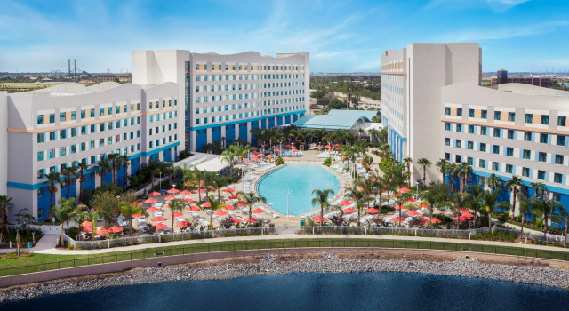 Universal Endless Summer Resort — Surfside Inn and Suites