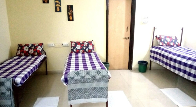 Кровать в общем номере 6 CR Hotel Natraj RAILWAY STATION