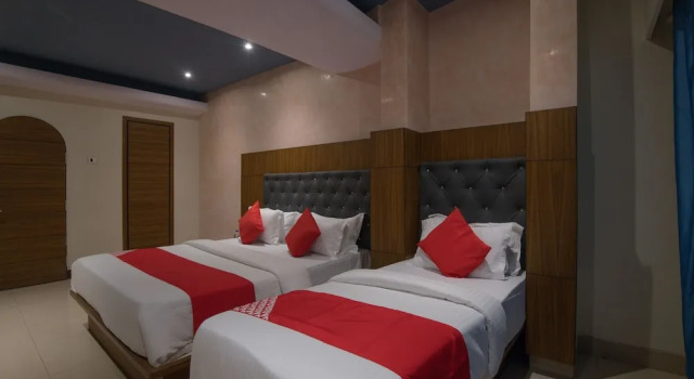 OYO 22070 West Inn Hotel