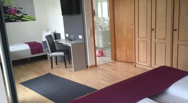 Standart üç kişilik oda Torstuben